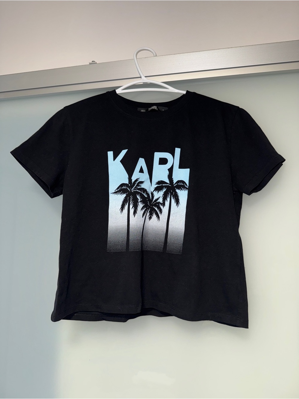 Karl Lagerfeld Black Tee Size Medium